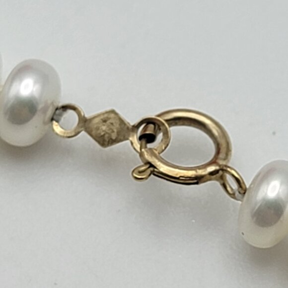 Vtg. MA  White Freshwater Cultured Pearl Beaded Necklace 10K Gold Clasp 18"-5mm - Picture 5 of 8